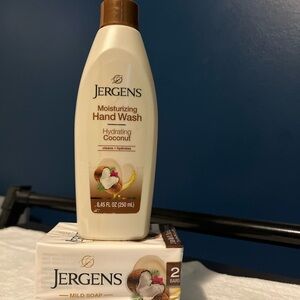 Jergens Moisturizing Hand Wash and Soap Set